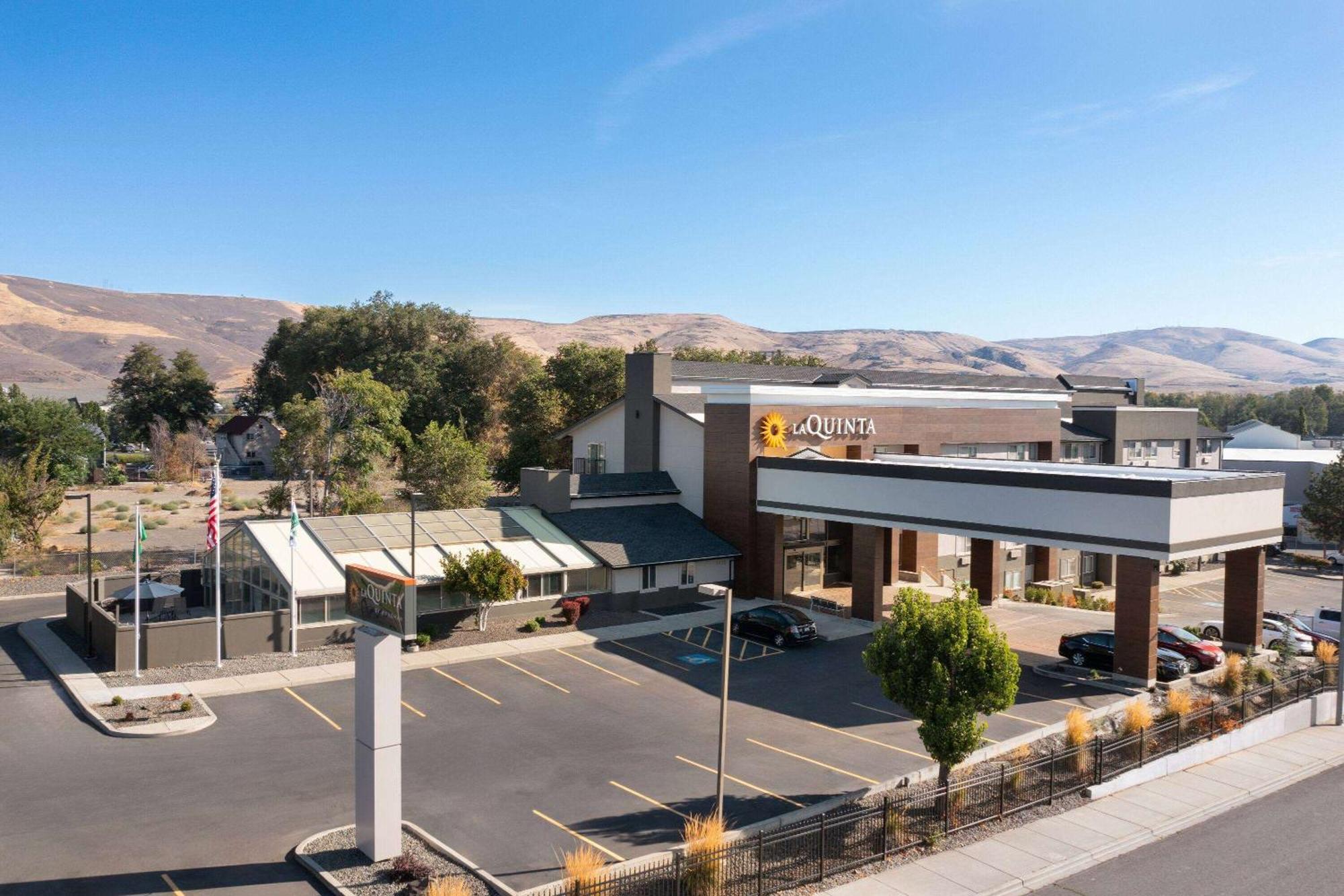 La Quinta Inn & Suites By Wyndham Yakima Downtown Exterior foto